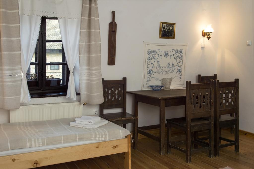 Hollokoeves Vendeghazak Otel Oda fotoğraf