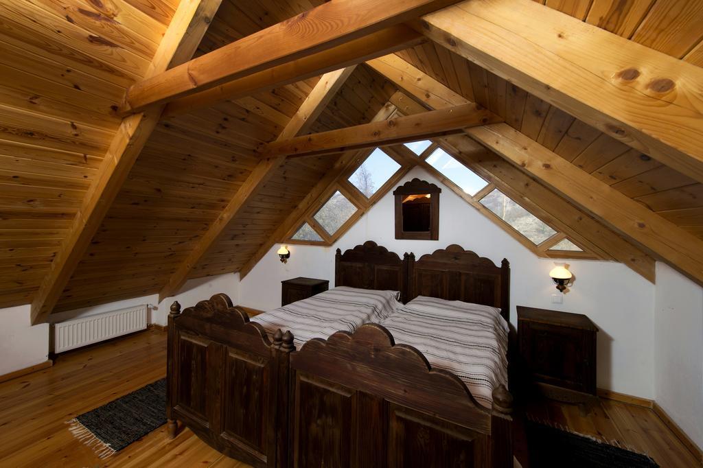Hollokoeves Vendeghazak Otel Oda fotoğraf
