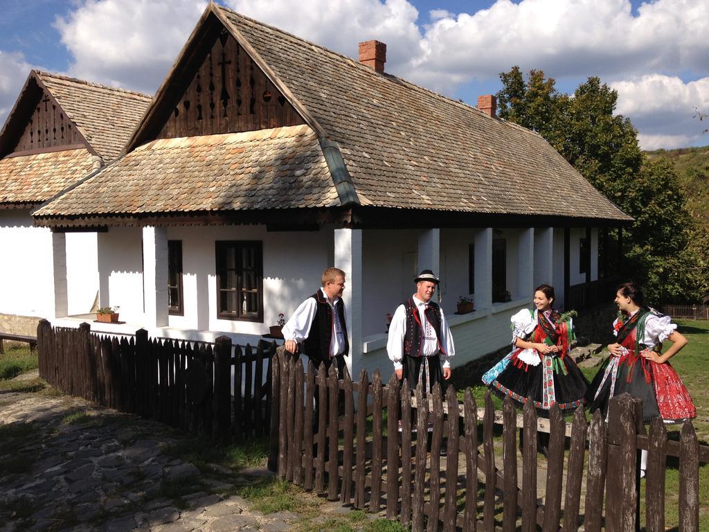 Hollokoeves Vendeghazak Otel Oda fotoğraf