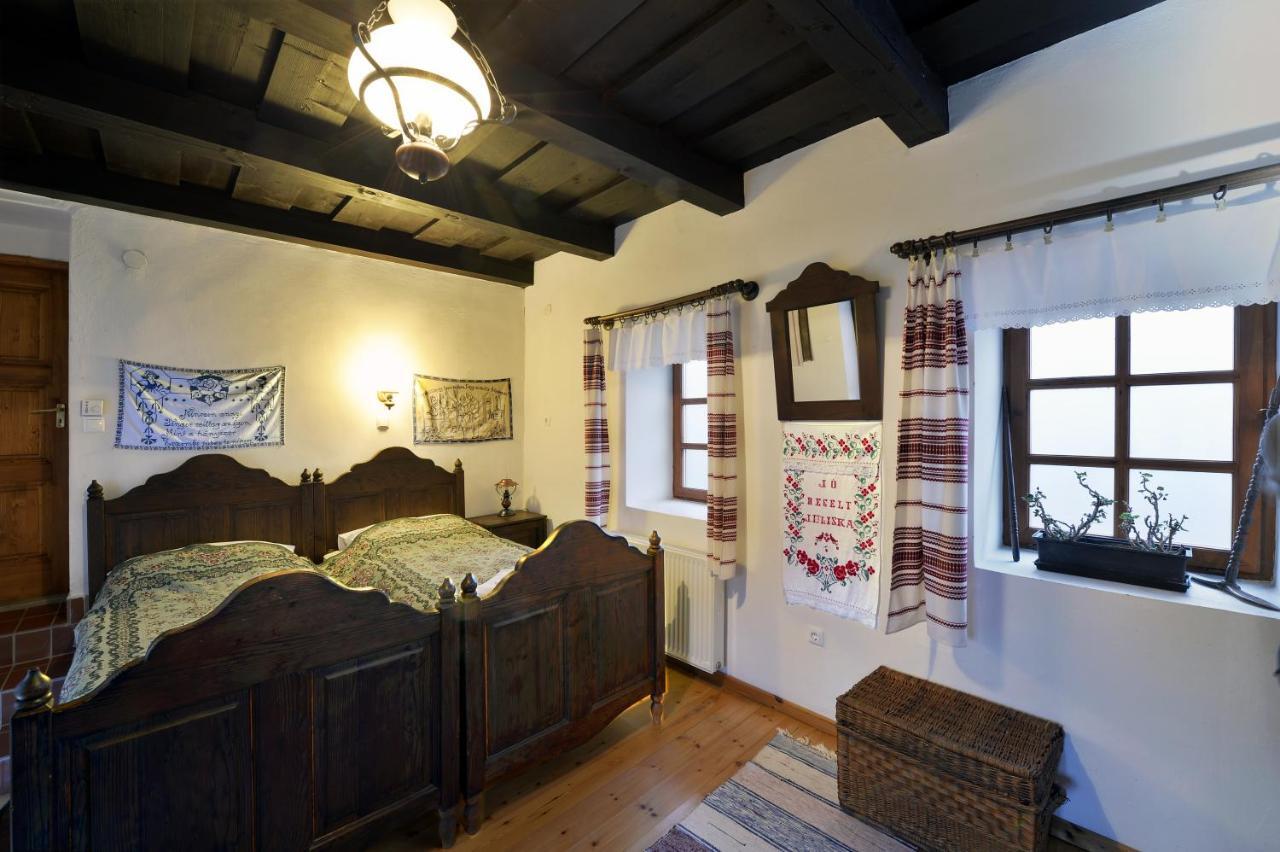 Hollokoeves Vendeghazak Otel Oda fotoğraf